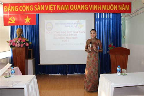 Lớp “Bồi dưỡng cho cán bộ quản lý, giáo viên mầm non và nhân viên nuôi dưỡng về đạo đức nhà giáo trong các cơ sở giáo dục mầm non” năm học 2018 - 2019 - Cụm 7
